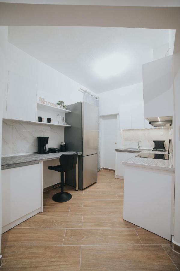Comfy And Stylish Apartment Tesalonika Bagian luar foto